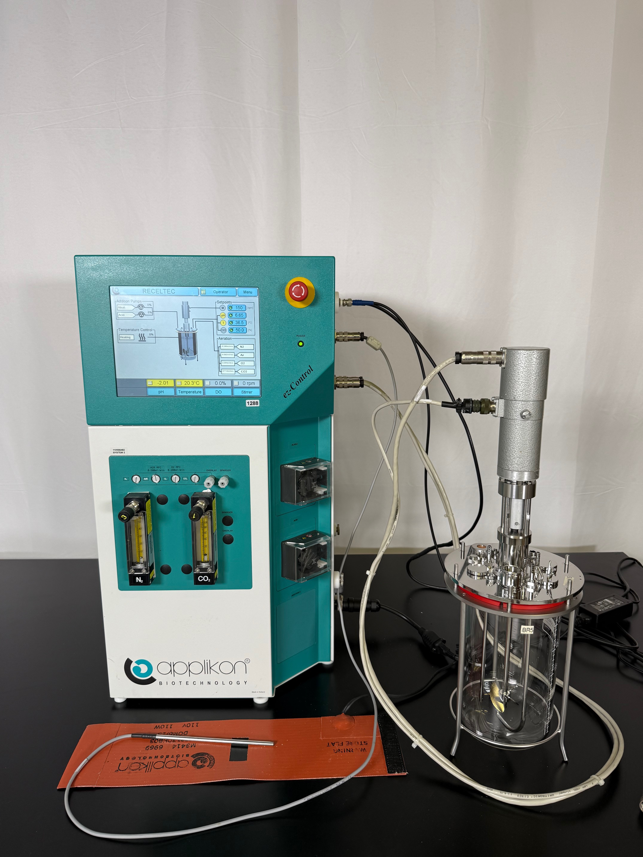 Tested Working Applikon ez-Control 2 L Small Scale Bioreactor, w/ 4x Mass flow controller,  Cell Culture